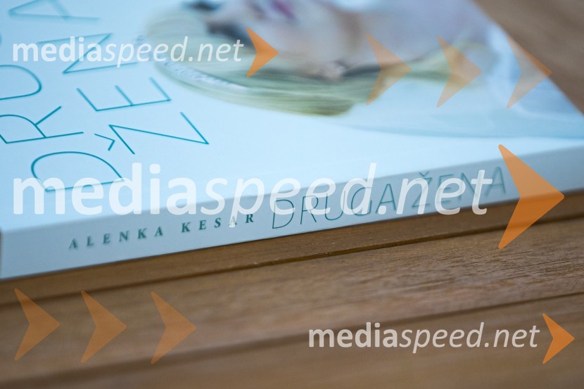 Alenka Kesar je izdala knjigo Druga žena