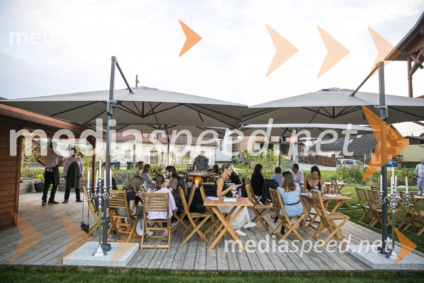 Alenka Kesar je izdala knjigo Druga žena