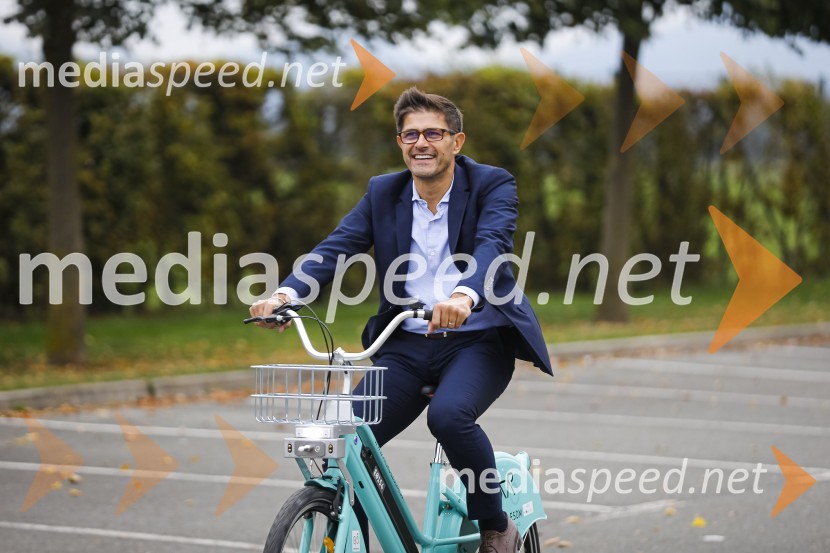  Matjaž Rakovec, župan Mestne občine KranjDnevi domačih dobrot v Kranju, okrogla miza