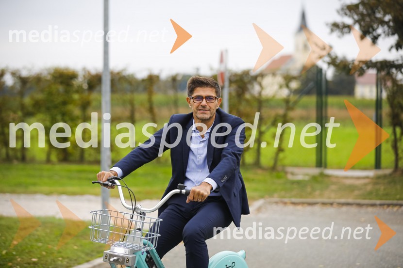  Matjaž Rakovec, župan Mestne občine KranjDnevi domačih dobrot v Kranju, okrogla miza