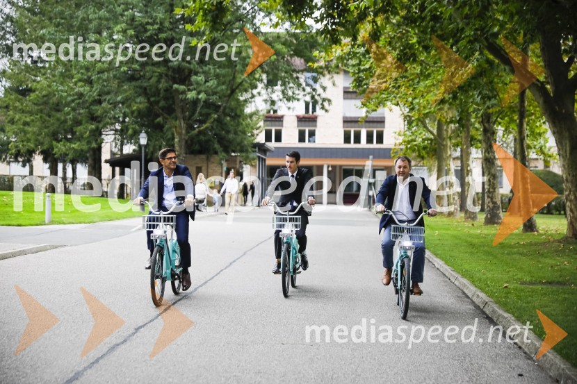  Matjaž Rakovec, župan Mestne občine Kranj;  ... ;  ... Dnevi domačih dobrot v Kranju, okrogla miza