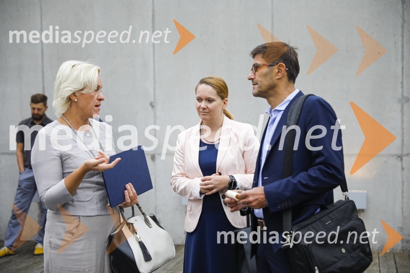  ... ;  ... ;  Matjaž Rakovec, župan Mestne občine KranjDnevi domačih dobrot v Kranju, okrogla miza