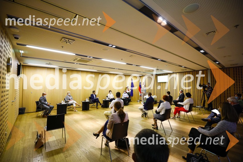 Dnevi domačih dobrot v Kranju, okrogla miza