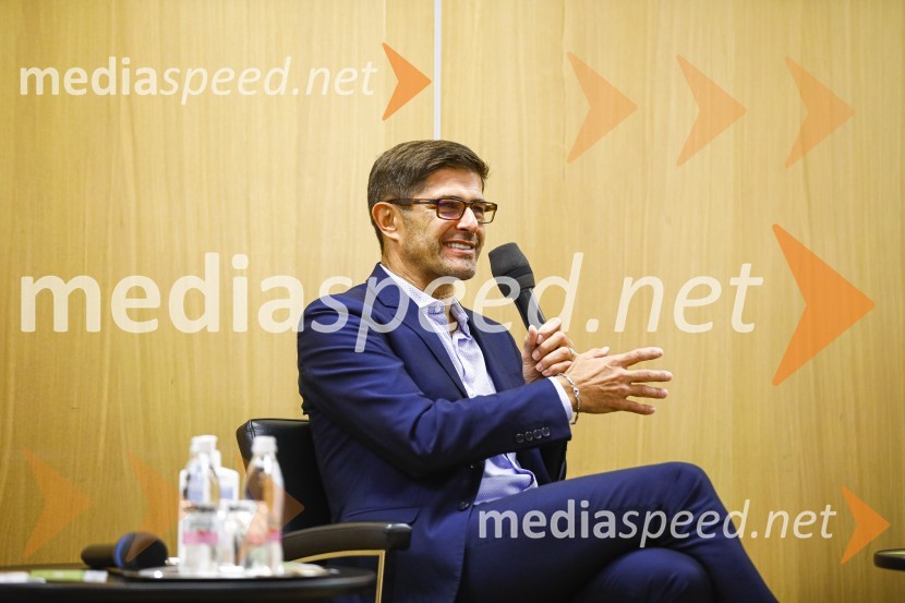  Matjaž Rakovec, župan Mestne občine KranjDnevi domačih dobrot v Kranju, okrogla miza