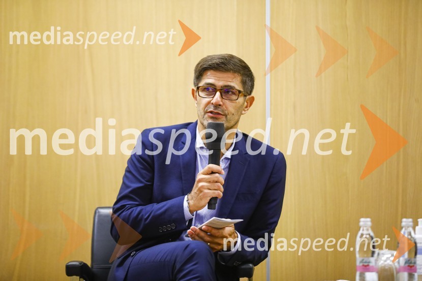  Matjaž Rakovec, župan Mestne občine KranjDnevi domačih dobrot v Kranju, okrogla miza