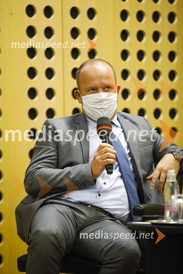 Dnevi domačih dobrot v Kranju, okrogla miza