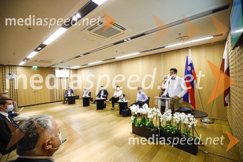 Dnevi domačih dobrot v Kranju, okrogla miza