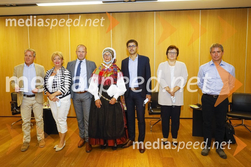  ... ;  ... ;  ... ;  ... ;  Matjaž Rakovec, župan Mestne občine Kranj;  ... ;  ... Dnevi domačih dobrot v Kranju, okrogla miza