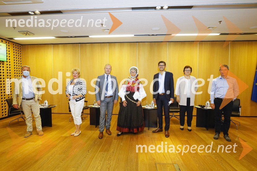  ... ;  ... ;  ... ;  ... ;  Matjaž Rakovec, župan Mestne občine Kranj;  ... ;  ... Dnevi domačih dobrot v Kranju, okrogla miza