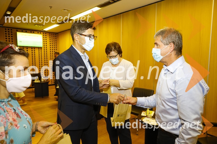  Matjaž Rakovec, župan Mestne občine Kranj;  ... ;  ... Dnevi domačih dobrot v Kranju, okrogla miza