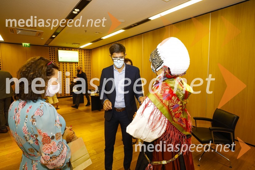  ... ;  Matjaž Rakovec, župan Mestne občine Kranj;  ... Dnevi domačih dobrot v Kranju, okrogla miza