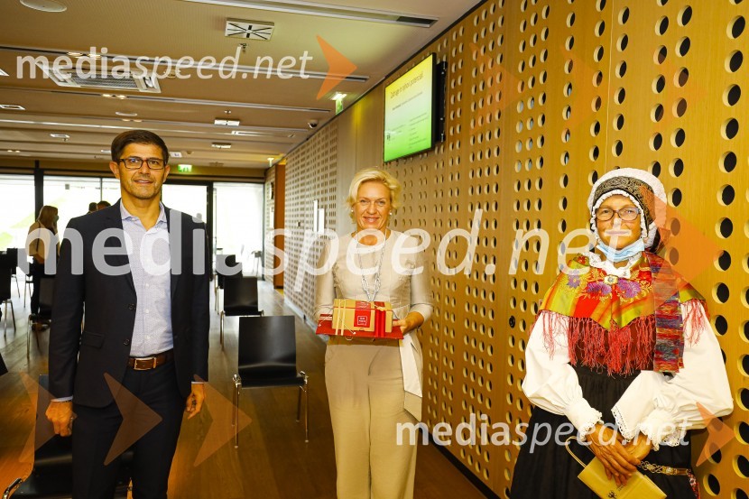  Matjaž Rakovec, župan Mestne občine Kranj;  ... ;  ... Dnevi domačih dobrot v Kranju, okrogla miza