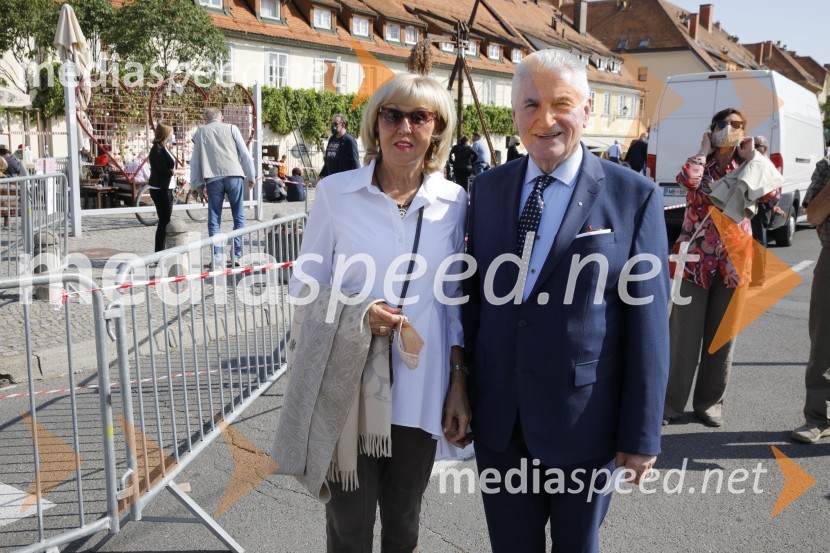 Edita Benko Toplak; prof. dr. Ludvik Toplak, predsednik ECIM 2018 in predsednik Alma Mater Europaea - ECM Svečana trgatev stare trte 2020