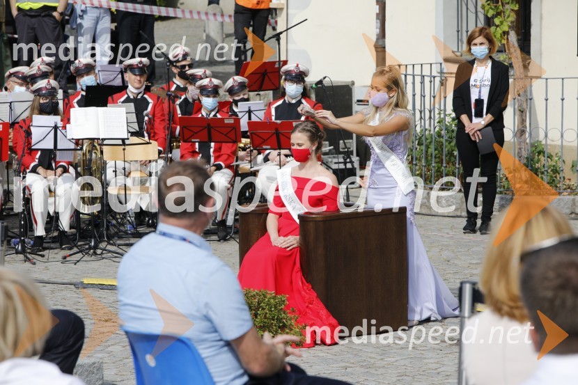  Neža Jarc, Mariborska vinska kraljica 2020;  Ana Protner, 11. Mariborska vinska kraljica, Vina JoanessSvečana trgatev stare trte 2020
