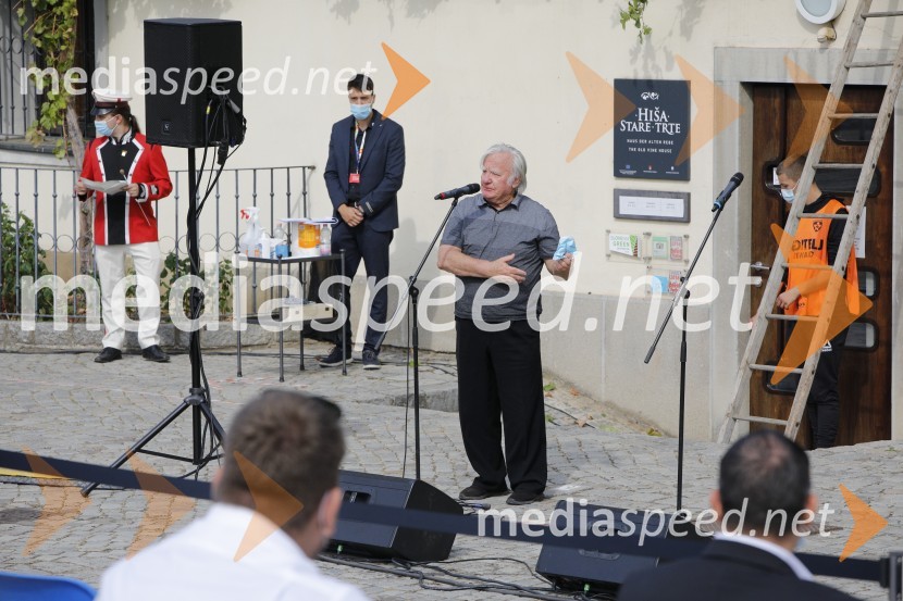  Tone Partljič, pisateljSvečana trgatev stare trte 2020