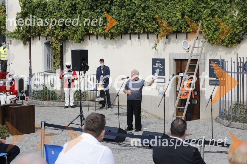  Tone Partljič, pisateljSvečana trgatev stare trte 2020