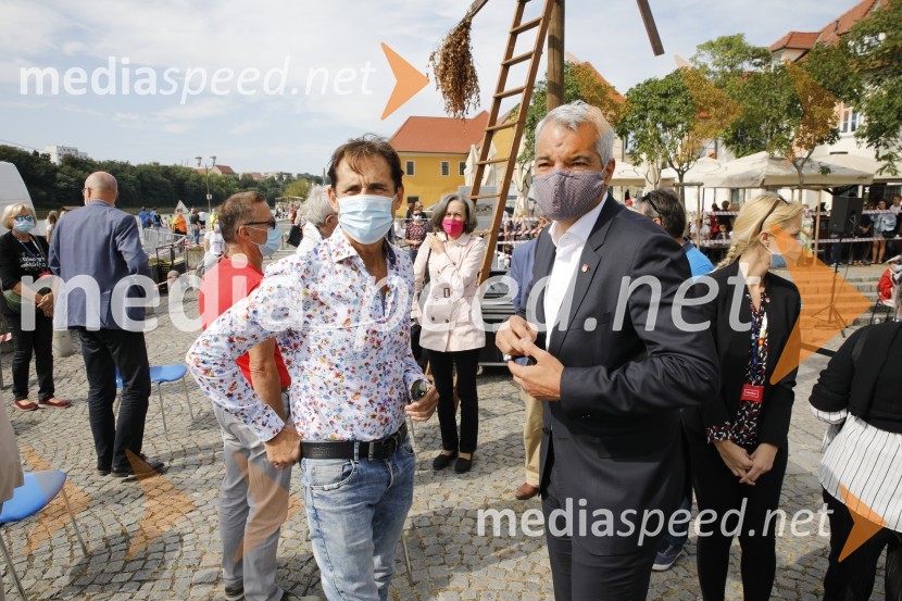  Stojan  Auer, mestni svetnik, LPR - Lista za pravičnost in razvoj;  Aleksander Saša Arsenovič, župan, Mestna občina MariborSvečana trgatev stare trte 2020