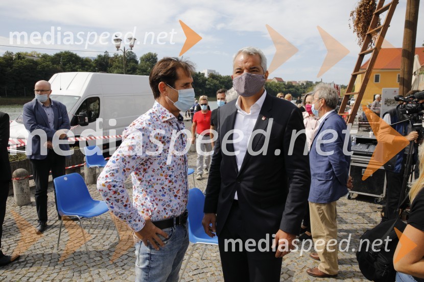  Stojan  Auer, mestni svetnik, LPR - Lista za pravičnost in razvoj;  Aleksander Saša Arsenovič, župan, Mestna občina MariborSvečana trgatev stare trte 2020