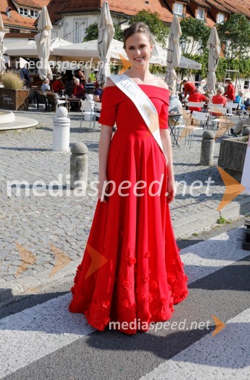  Neža Jarc, Mariborska vinska kraljica 2020Svečana trgatev stare trte 2020