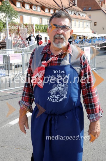  Alojz  Jenuš - Slavek, outar in brač iz MalečnikaSvečana trgatev stare trte 2020