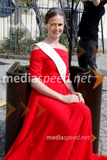  Neža Jarc, Mariborska vinska kraljica 2020Svečana trgatev stare trte 2020