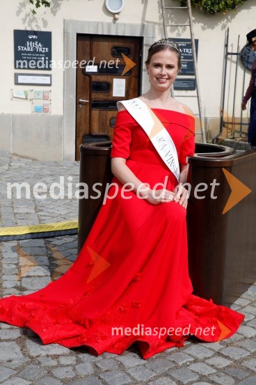  Neža Jarc, Mariborska vinska kraljica 2020Svečana trgatev stare trte 2020