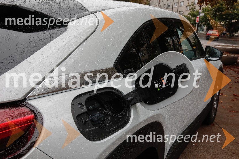 Mazda MX30, slovenska predstavitev