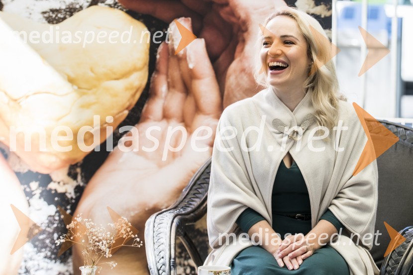  Ana Žontar Kristanc, kuharica, avtorica knjig