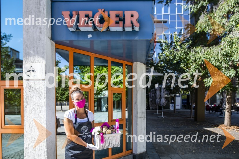  Lea BulajičS Kruhom roza oktober skupna podpora za Združenje Europa Donna Slovenija