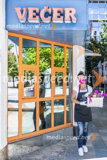  Lea BulajičS Kruhom roza oktober skupna podpora za Združenje Europa Donna Slovenija