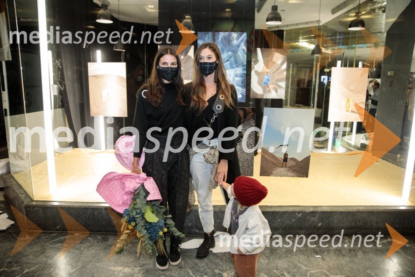  Petja Zorec, modna oblikovalka;  Mateja Duljak, fotografinjaPetja Zorec, Ljubljana Fashion Week 2020