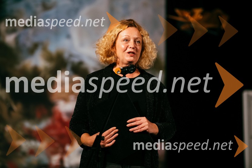 mag. Tina Kosi, upravnica SLG CeljeLaž, premiera komedije v SLG Celje