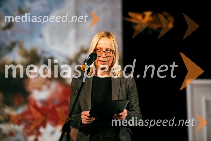  Petra Vidali, urednica kulture, VečerLaž, premiera komedije v SLG Celje