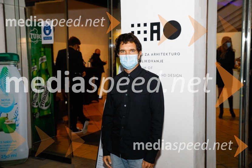  Matjaž Vidmar, umetnikNatasa Hrupic, Draž in Prik modna revija, Ljubljana Fashion Week 2020