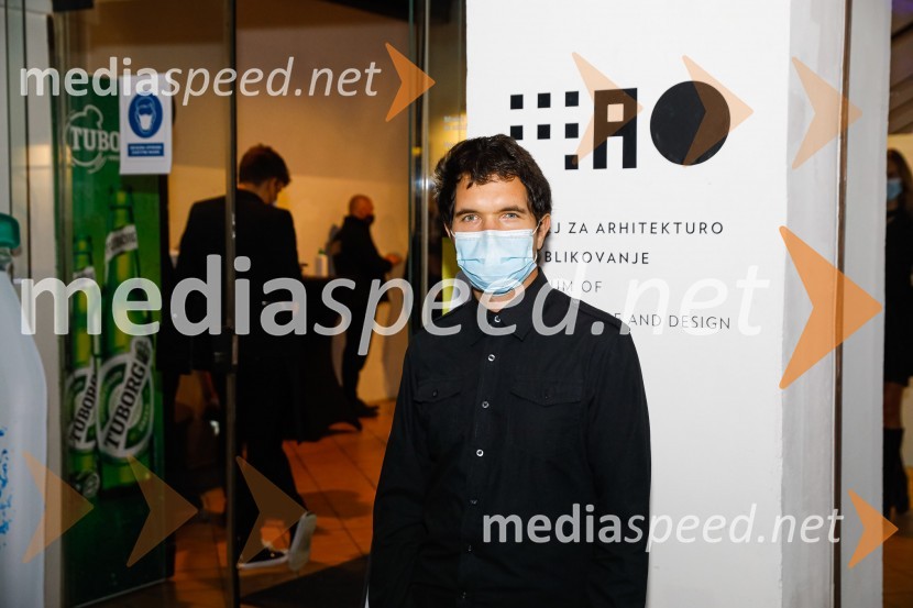  Matjaž Vidmar, umetnikNatasa Hrupic, Draž in Prik modna revija, Ljubljana Fashion Week 2020