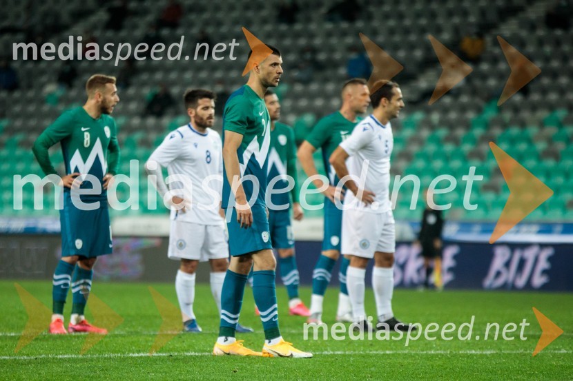  Sandi Lovrić, nogometaš;  ... ;  ... ;  Rajko Rep, nogometaš;  ... Prijateljska tekma, Slovenija : San Marino