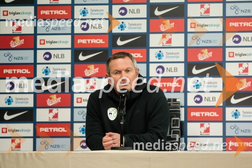  Matjaž Kek, selektor slovenske nogometne reprezentancePrijateljska tekma, Slovenija : San Marino