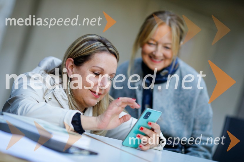  Slavka  Brajović Hajdenkumer;  Amalija - Malči Mikša Jelen, novinarkaPredstavitev knjig Franca Mikše in Amalije Jelen Mikša