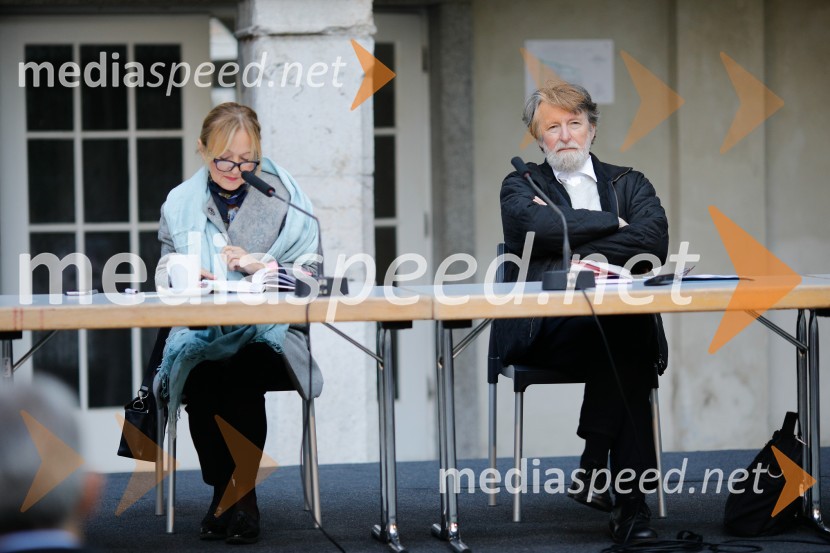  Amalija - Malči Mikša Jelen, novinarka;  Franc Mikša, diplomatPredstavitev knjig Franca Mikše in Amalije Jelen Mikša