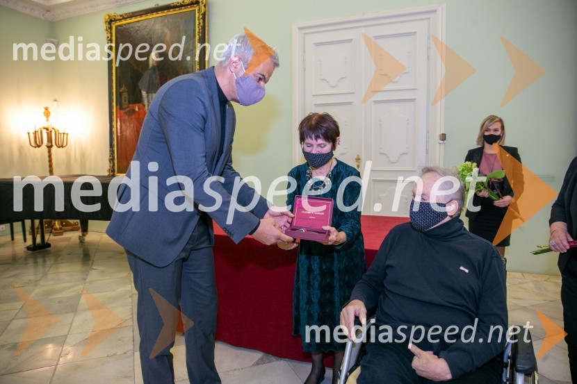  Aleksander Saša Arsenovič, župan, Mestna občina Maribor;  Breda Varl, likovna ustvarjalka, upokojena direktorica LGM;  Tine Varl, likovni ustvarjalecSprejem Glazerjevih nagrajencev