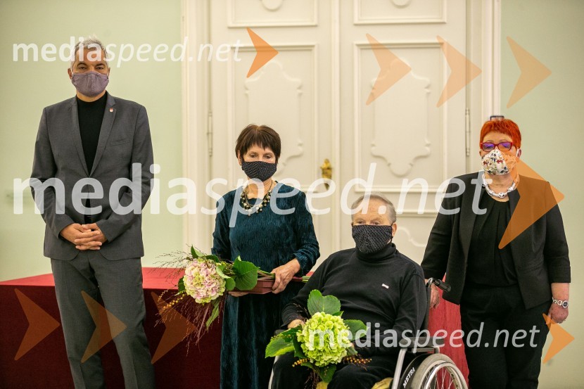  Aleksander Saša Arsenovič, župan, Mestna občina Maribor;  Breda Varl, likovna ustvarjalka, upokojena direktorica LGM;  Tine Varl, likovni ustvarjalec;  Zdenka Križanič, mestna svetnica, Lista župana Andreja Fištravca, predsednica odbora za podelitev Glazarjevih nagradSprejem Glazerjevih nagrajencev