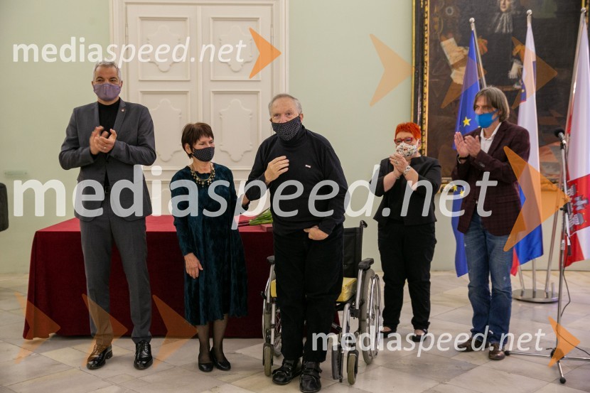  Aleksander Saša Arsenovič, župan, Mestna občina Maribor;  Breda Varl, likovna ustvarjalka, upokojena direktorica LGM;  Tine Varl, likovni ustvarjalec;  Zdenka Križanič, mestna svetnica, Lista župana Andreja Fištravca, predsednica odbora za podelitev Glazarjevih nagrad;  ... Sprejem Glazerjevih nagrajencev