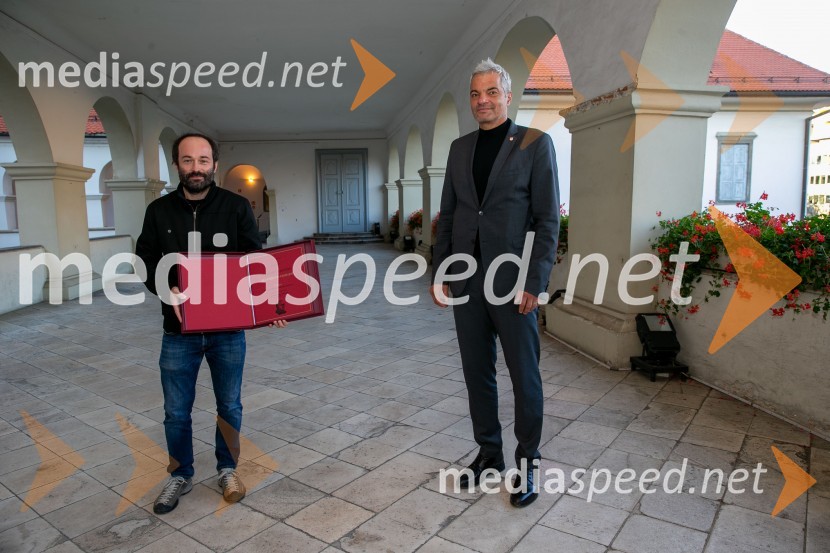  Matjaž Ivanišin, režiser;  Aleksander Saša Arsenovič, župan, Mestna občina MariborSprejem Glazerjevih nagrajencev