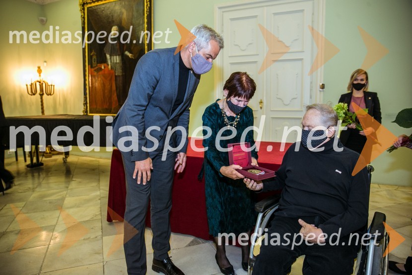  Aleksander Saša Arsenovič, župan, Mestna občina Maribor;  Breda Varl, likovna ustvarjalka, upokojena direktorica LGM;  Tine Varl, likovni ustvarjalecSprejem Glazerjevih nagrajencev