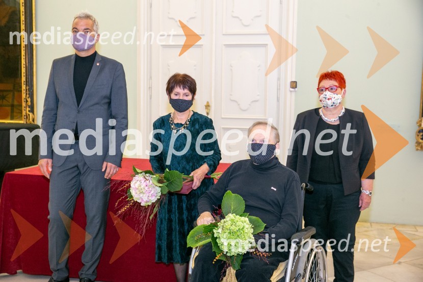  Aleksander Saša Arsenovič, župan, Mestna občina Maribor;  Breda Varl, likovna ustvarjalka, upokojena direktorica LGM;  Tine Varl, likovni ustvarjalec;  Zdenka Križanič, mestna svetnica, Lista župana Andreja Fištravca, predsednica odbora za podelitev Glazarjevih nagradSprejem Glazerjevih nagrajencev