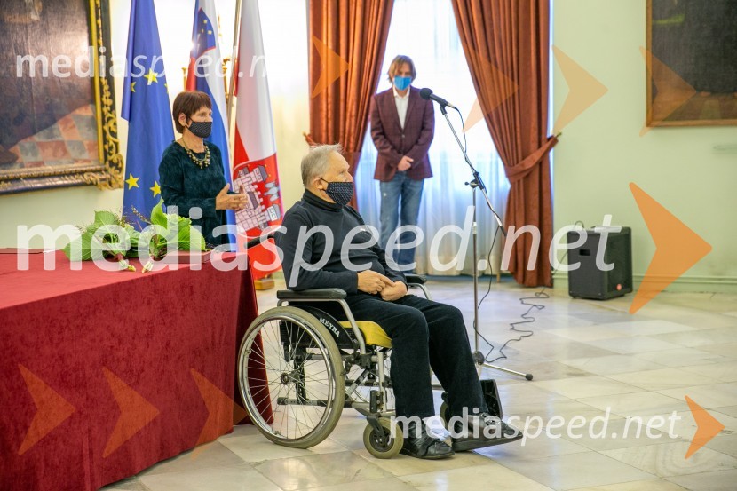  Breda Varl, likovna ustvarjalka, upokojena direktorica LGM;  Tine Varl, likovni ustvarjalecSprejem Glazerjevih nagrajencev