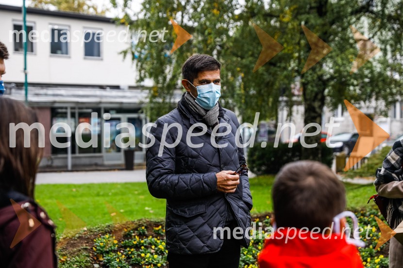  Matjaž Rakovec, župan Mestne občine KranjOtvoritev razstave Ptičje hišice v Kranju