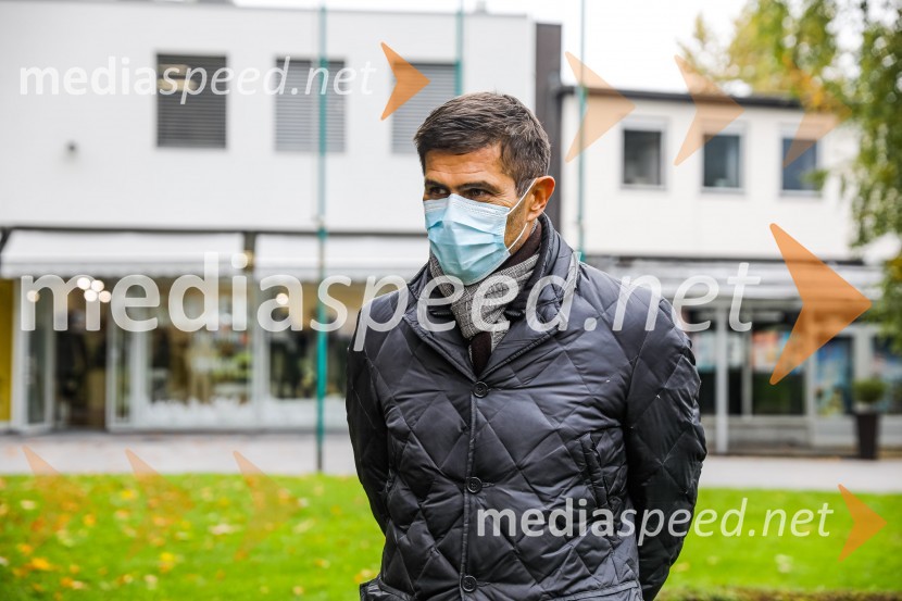  Matjaž Rakovec, župan Mestne občine KranjOtvoritev razstave Ptičje hišice v Kranju