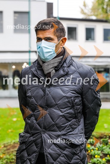  Matjaž Rakovec, župan Mestne občine KranjOtvoritev razstave Ptičje hišice v Kranju