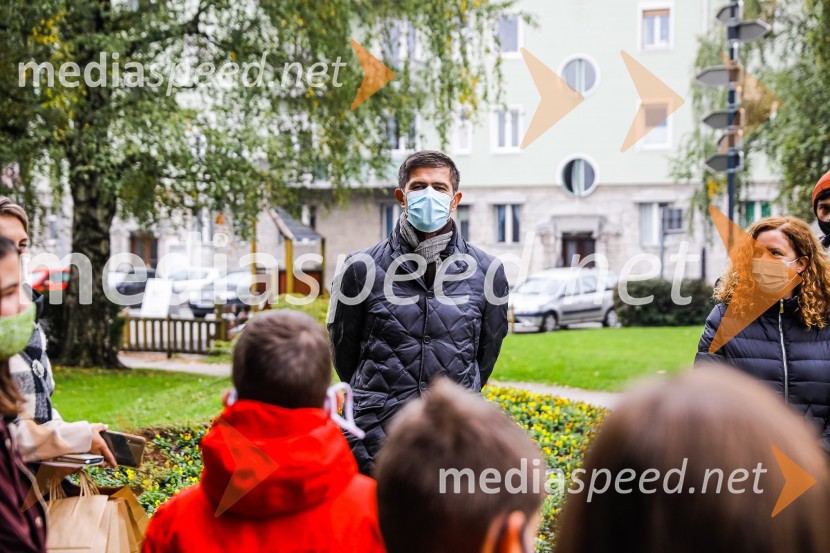  Matjaž Rakovec, župan Mestne občine Kranj;  ... Otvoritev razstave Ptičje hišice v Kranju